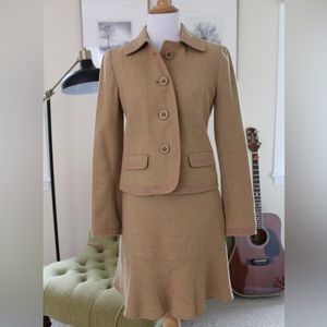 GAP blazer & skirt, 2-piece wool suit, neutral color, pink stitching, size XS